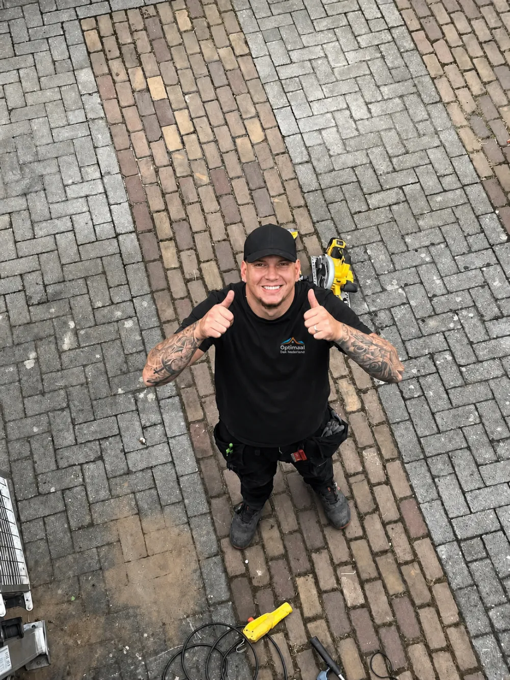 Plat dak met bitumen dakbedekking dat door Optimaal Dak is gerenoveerd